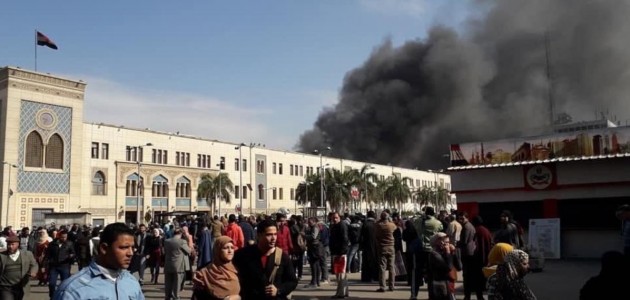Kahire’de tren istasyonunda yangın: 25 ölü