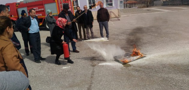 Yalıhüyük’de öğretmenlere yangın tatbikatı yaptırıldı