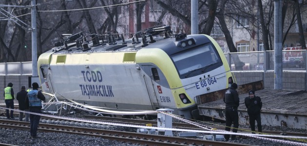 Ankara’da akaryakıt yüklü tren raydan çıktı