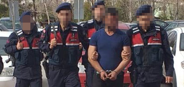 Konya’da 2 kişi çaldıkları otomobili parçalarken yakalandı