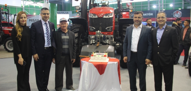 Konya Tarım Fuarı’nda dev traktör satıldı