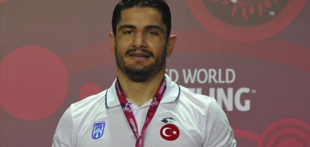 Avrupa Güreş Şampiyonası’nda Taha Akgül altın madalya kazandı
