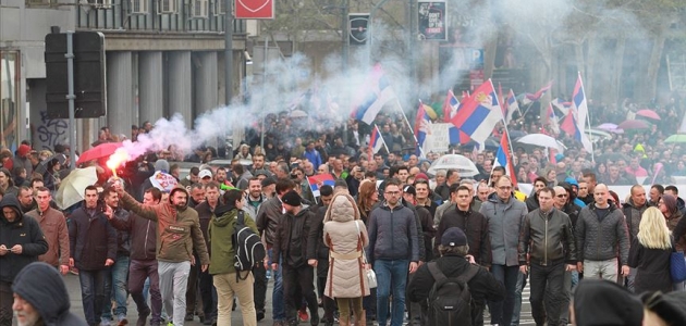 Sırbistan’da hükümet karşıtı protesto