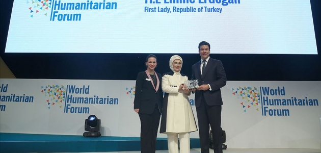 Emine Erdoğan’a Dünya İnsaniyet Forumu’ndan ’Fark Yaratan’ ödülü