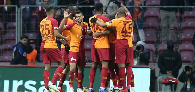 Galatasaray yenilmezlik serisini 15 maça çıkardı
