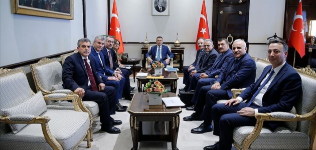 Cumhurbaşkanı Yardımcısı Oktay, Türkiye Belediyeler Birliği heyetini kabul etti