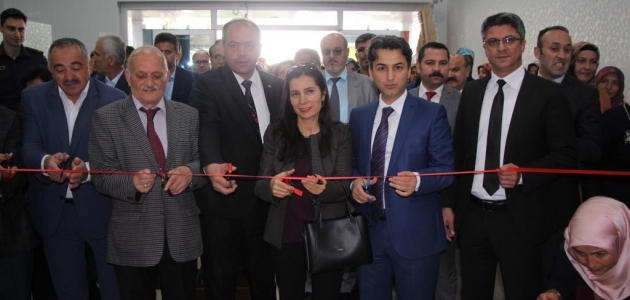 Seydişehir’de Halk Eğitim Sergisi açıldı