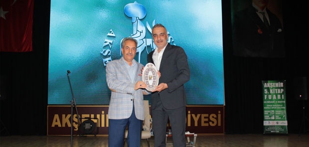Akşehir’de Yazar Bekir Develi’den ‘Anadolu İrfanı’ konferansı