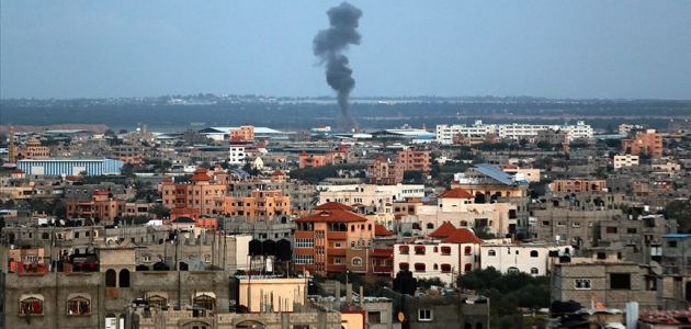 İsrail ordusu Gazze Şeridi’ni vurmaya başladığını duyurdu