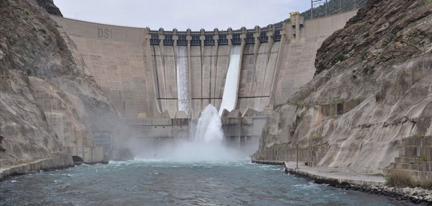 Karakaya Barajı’ndan su tahliyesine başlandı