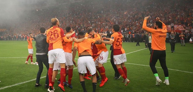Galatasaray, Fenerbahçe’den unvan aldı
