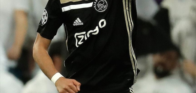 Ajax’tan Naci Ünüvar’a profesyonel sözleşme