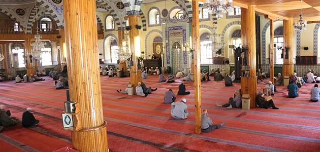 Konya’da camilerde itikaf yoğunluğu