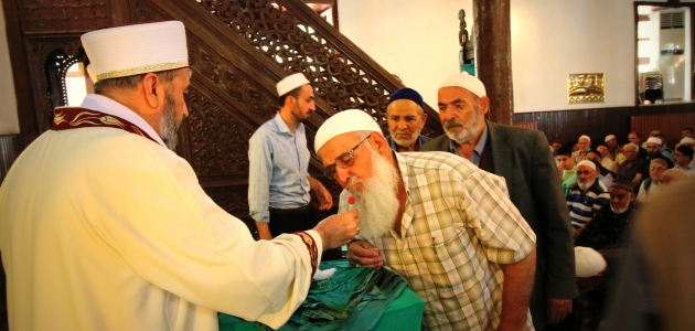 Seydişehir’de Sakal-ı Şerif arife günü erkeklerin ziyaretine açıldı