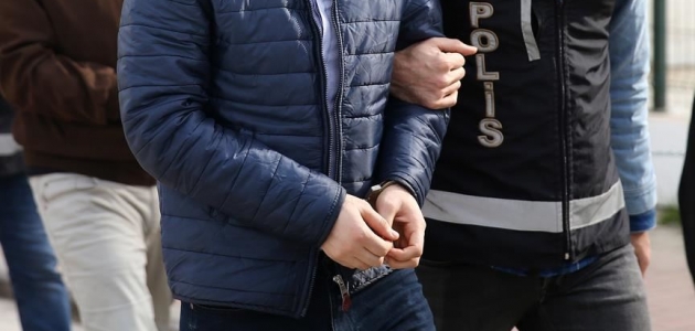 İzmir merkezli 30 ildeki FETÖ soruşturmasında 13 tutuklama