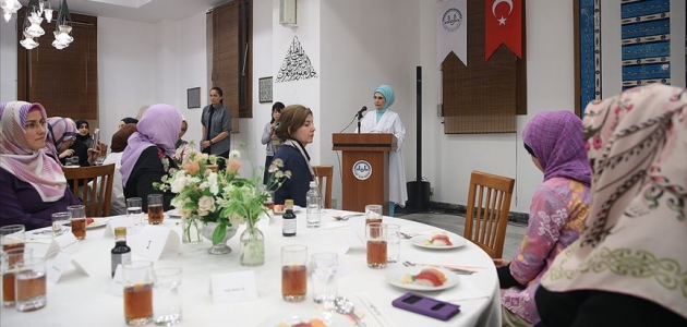 Emine Erdoğan: İslamofobiye karşı en etkin mücadele İslam’ı en iyi şekilde temsil edebilmektir