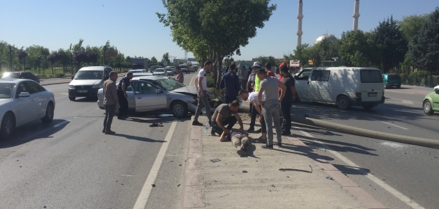 Konya’da otomobil bisiklete çarptı: 2 yaralı