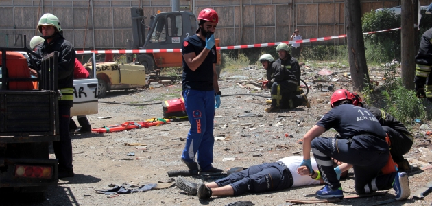 Samsun’da trafik kazası ve deprem tatbikatı