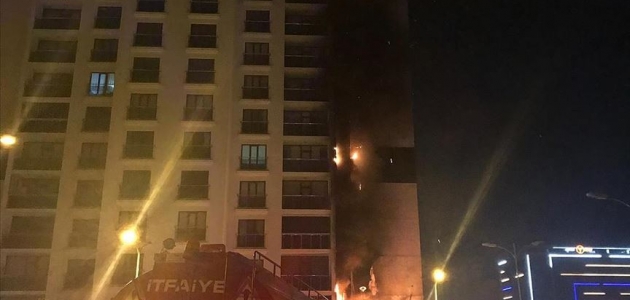 Başkentte 16 katlı binada yangın çıktı