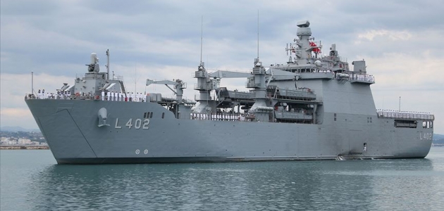 Türk tank çıkarma gemisi TCG Bayraktar Arnavutluk’ta