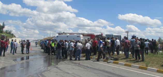Samsun’da hafif ticari araç ile traktör çarpıştı: 9 yaralı