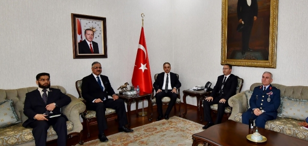 Pakistan Genelkurmay Başkanı, Konya Valisi Cüneyit Orhan Toprak’ı ziyaret etti