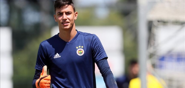 Fenerbahçe, Berke Özer’i Westerlo’ya kiraladı