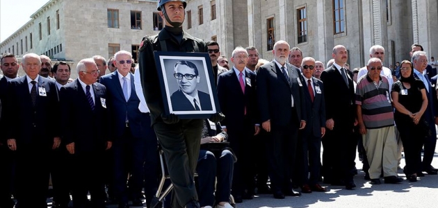 Eski Meclis Başkanı Bozbeyli için TBMM’de tören düzenlendi