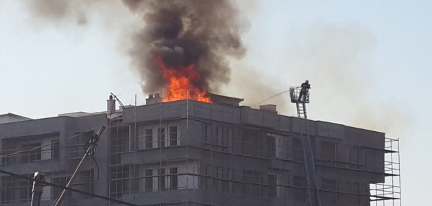 Konya’da inşaat halindeki binada yangın!