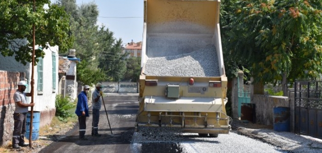 Karapınar’da sathi asfalt kaplama çalışmaları