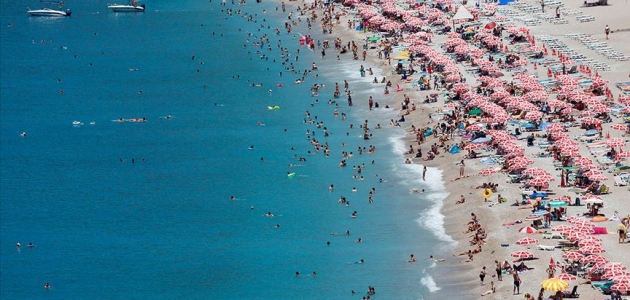 Antalya’ya 193 ülkeden 8 milyon turist geldi