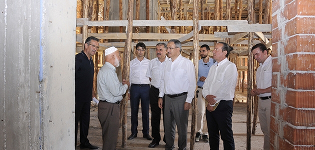 Rektör Şahin, kampüste inşaat alanlarını gezdi