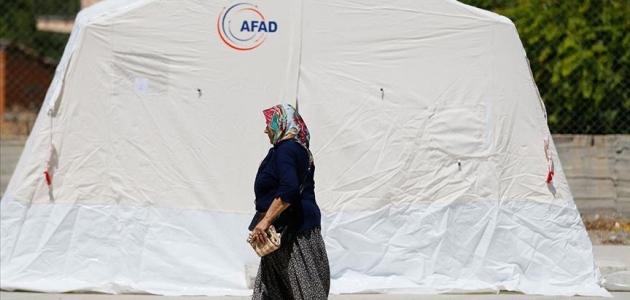 AFAD Denizli’deki deprem bölgesine 500 bin lira yardım gönderdi
