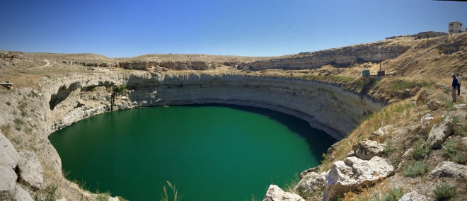 Tarihi han ve obruk gölü turizmin gözdesi olacak