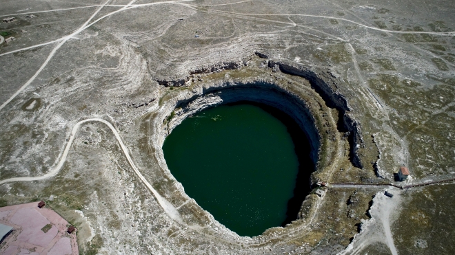 Tarihi han ve obruk gölü turizmin gözdesi olacak