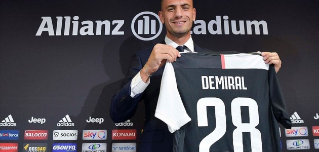 Juventus Merih Demiral’ı tanıttı