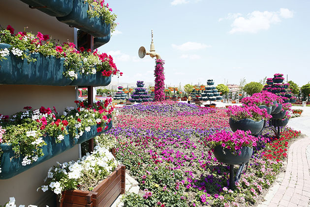 Selçuklu Çiçek Bahçesi şehrin cazibe merkezi oldu