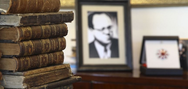 Cemil Meriç’in kütüphanesindeki eserler Cumhurbaşkanlığına bağışlandı