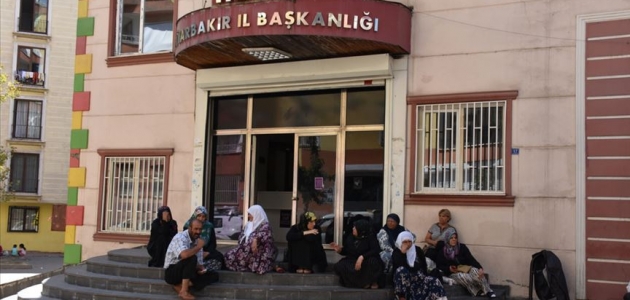 HDP İl binası önünde eylem yapan aile tehdit edildiğini iddia etti