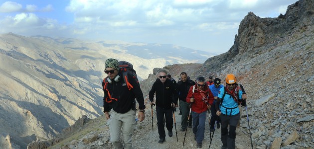 Konya Valisi Toprak Aydos dağına tırmandı