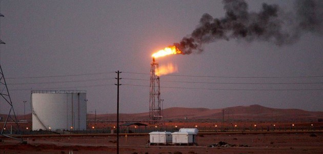 ’İran, Suudi petrol tesislerini füzelerle vurdu’ iddiası