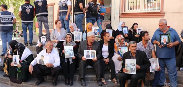 Diyarbakır annelerinin oturma eylemine İran’dan 5 aile katıldı