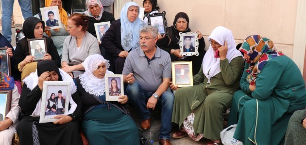 Oğlu terör saldırısında ölen babadan Diyarbakır annelerine ziyaret