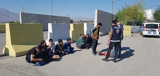 Konya’ya gelmek isteyen 11 düzensiz göçmen yakalandı