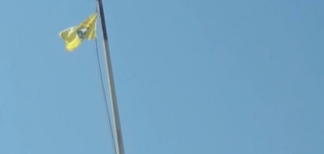 YPG/PKK’dan bayrak oyunu!