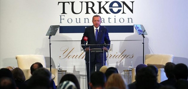 Erdoğan: FETÖ’nün ipliğini tüm dünyada pazara çıkarmakta kararlıyız