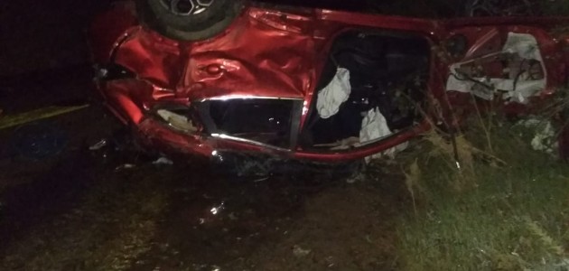 Otomobil devrildi: 3 ölü, 5 yaralı