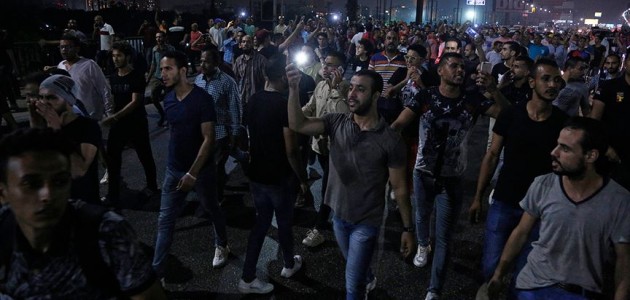 Mısır’da cuma eylemlerinden bu yana yaklaşık 300 kişi gözaltına alındı