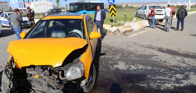 Sivas’ta trafik kazaları: 7 yaralı
