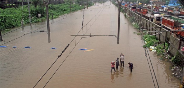 Muson yağmurlarında hayatını kaybedenlerin sayısı 140’a yükseldi